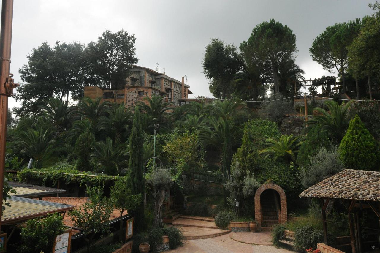 Montecorvino Pugliano Resort Le Parisien المظهر الخارجي الصورة