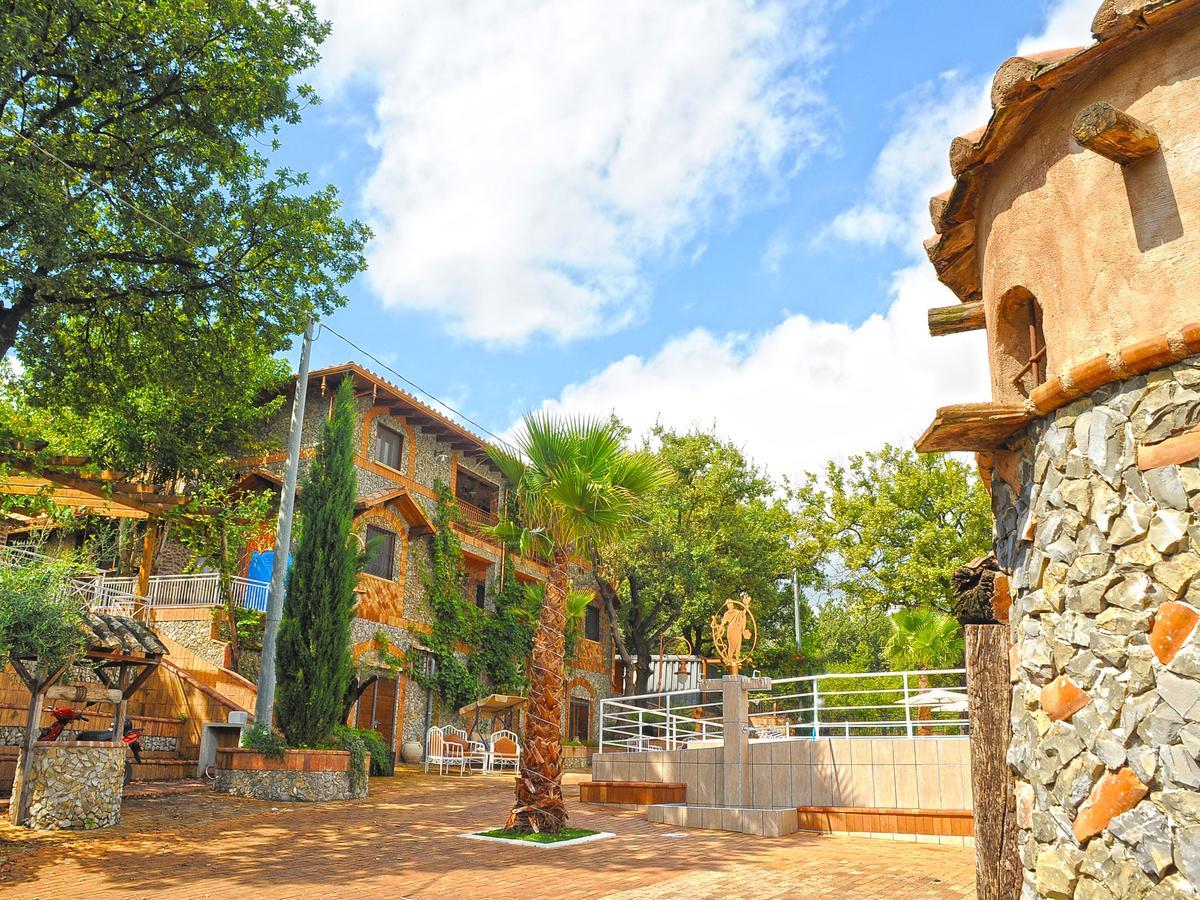 Montecorvino Pugliano Resort Le Parisien المظهر الخارجي الصورة
